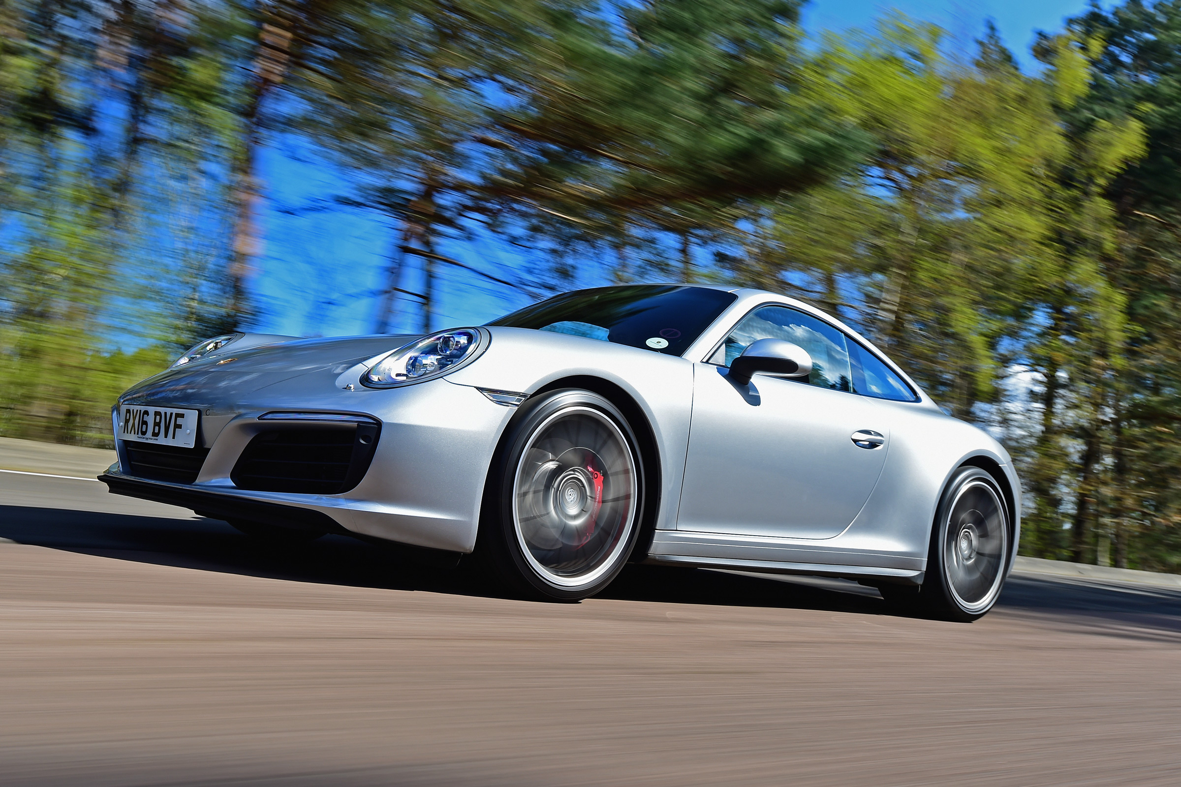 Porsche 911 Carrera 4S 2016 - front tracking