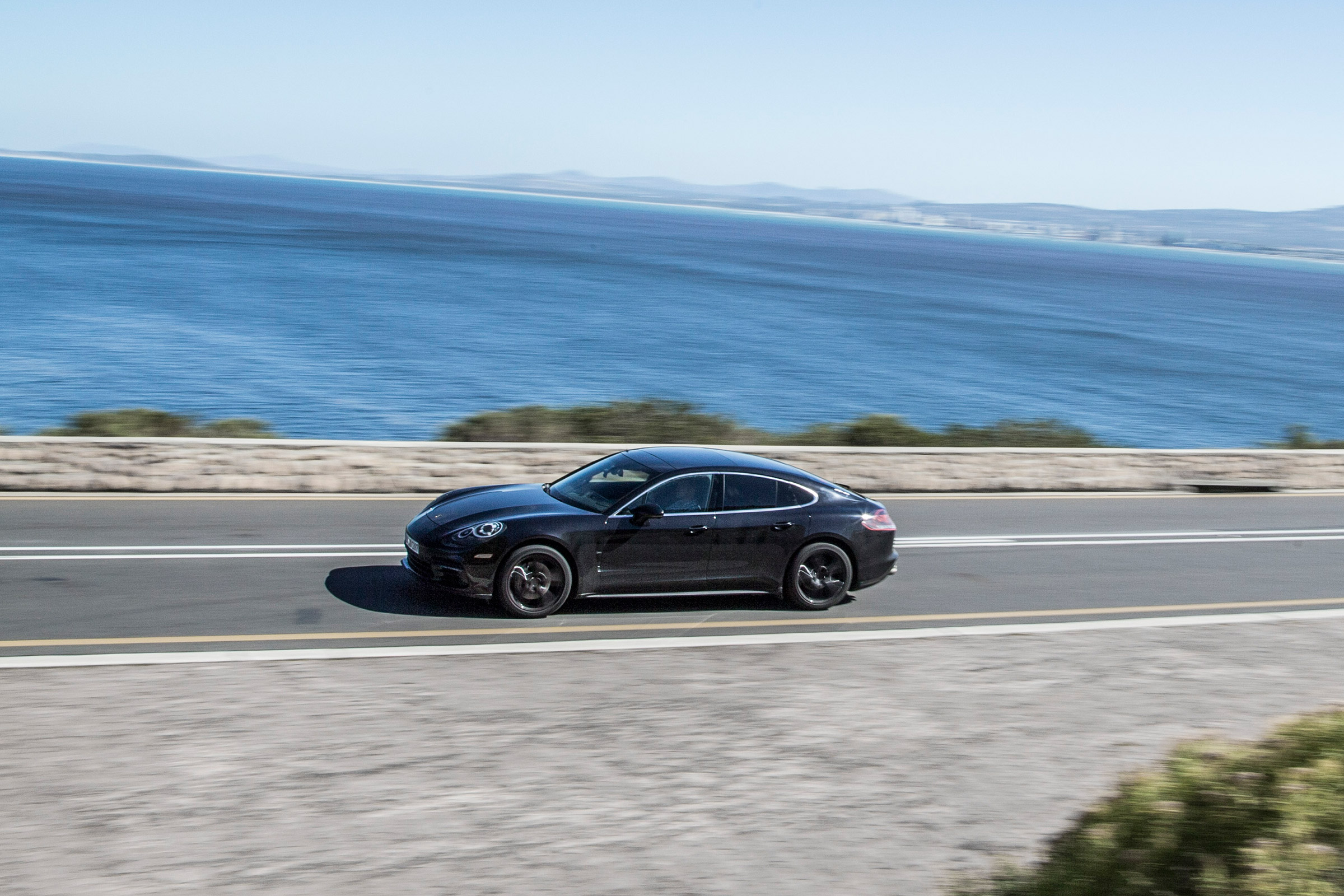 Porsche Panamera ride - side panning