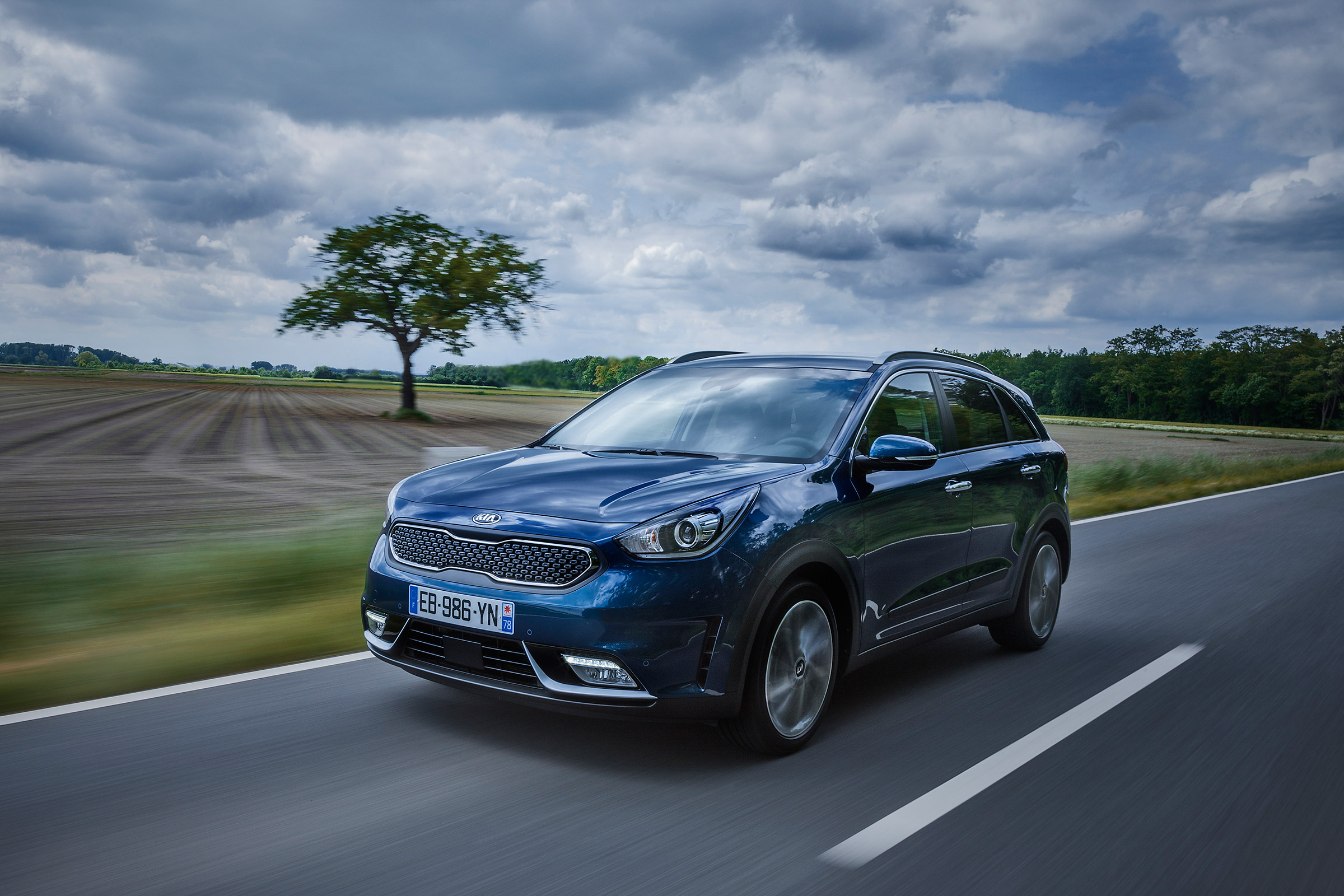 Kia Niro - front action