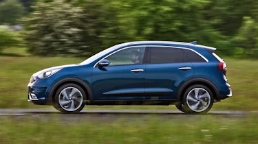 Kia Niro - side action
