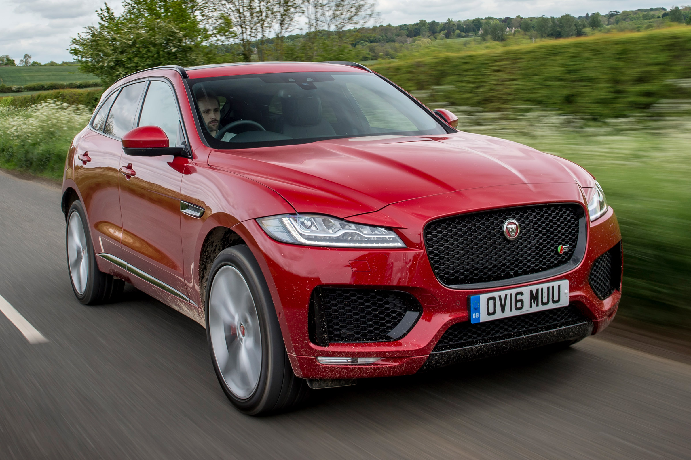 Jaguar F-Pace 3.0d V6 S - front