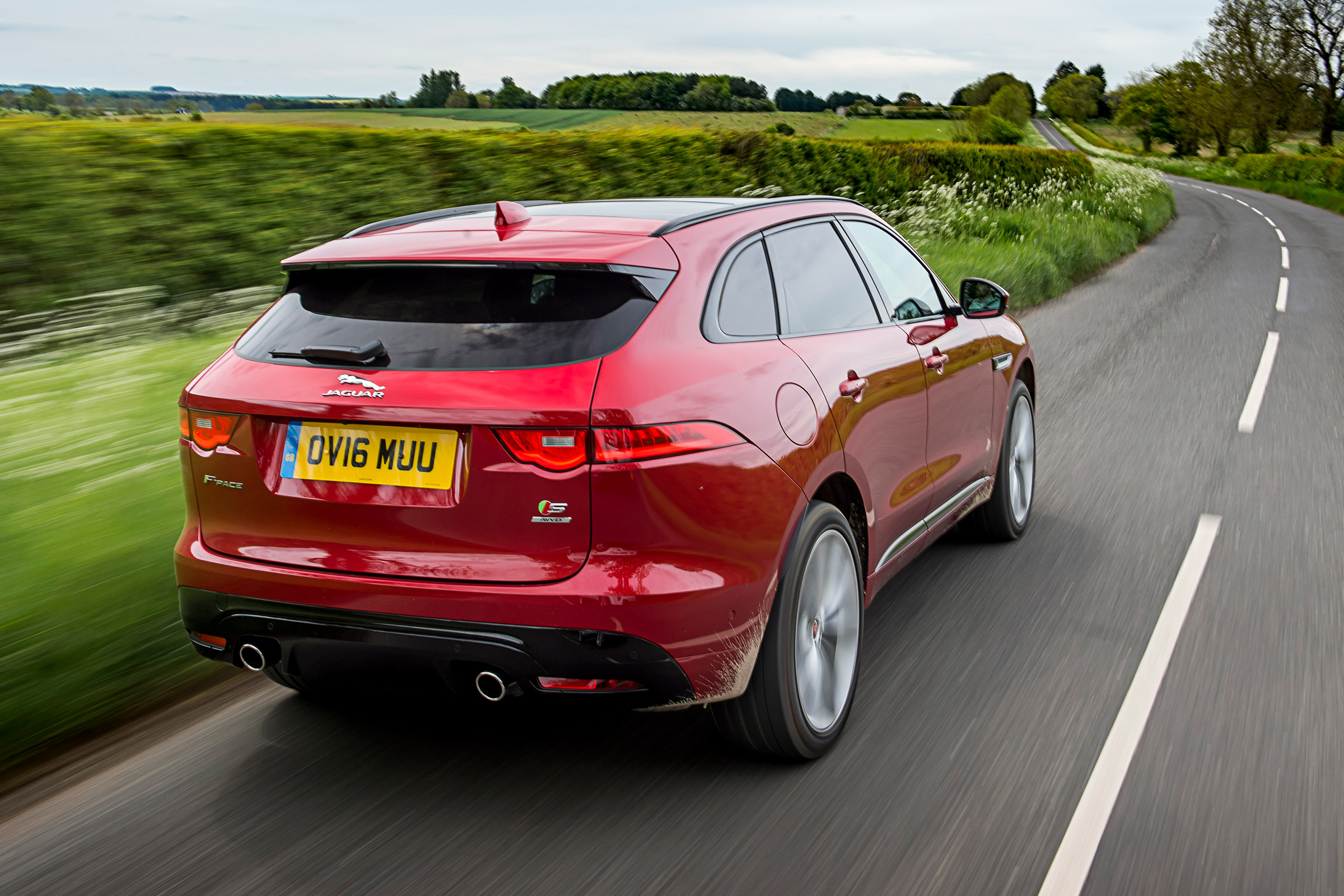 Jaguar F-Pace 3.0d V6 S - rear