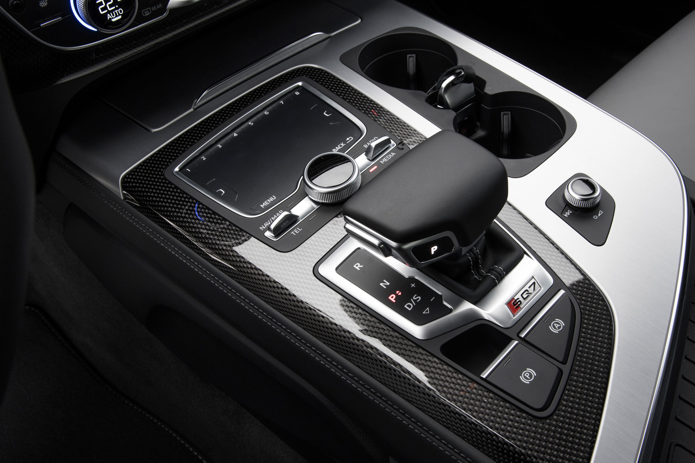 Audi SQ7 - center console
