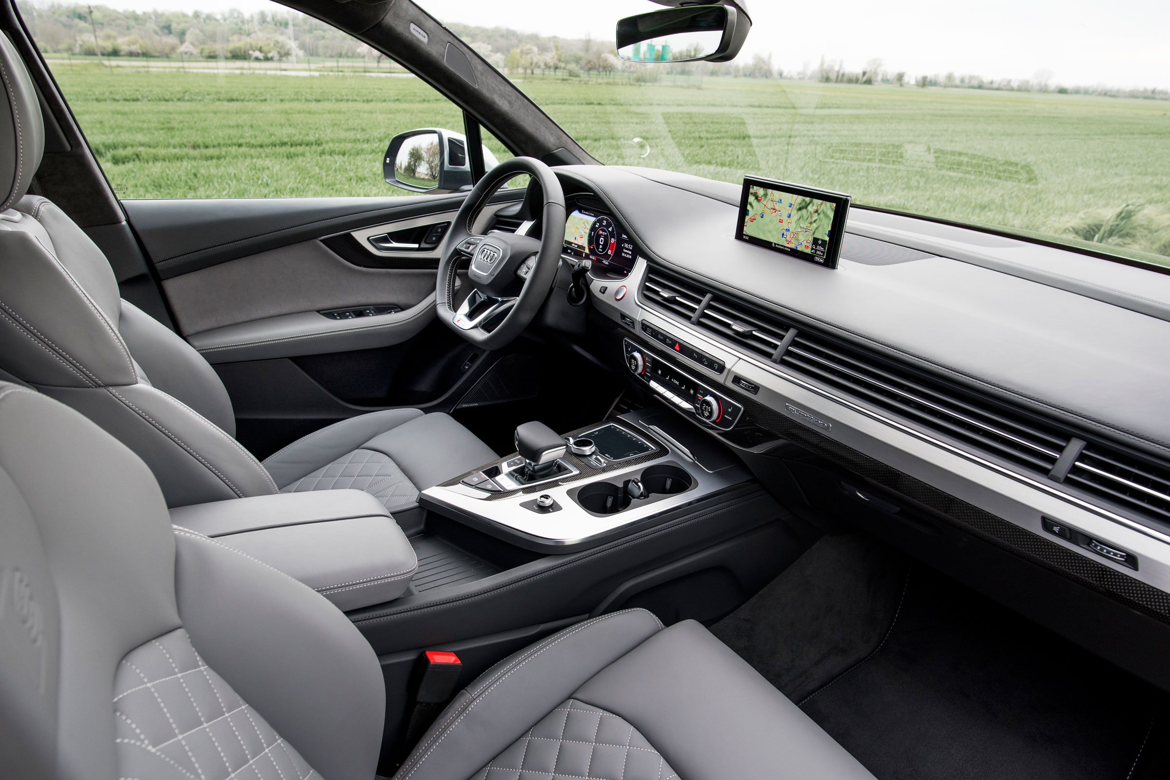 Audi SQ7 - cabin