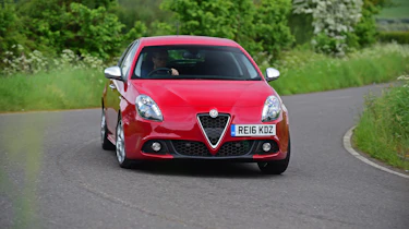 Alfa Romeo Giulietta 2016 facelifted - front cornering