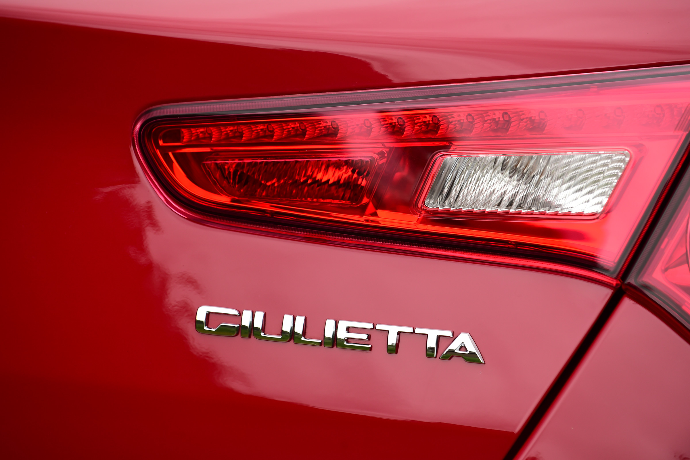 Alfa Romeo Giulietta 2016 facelifted - badge