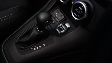 Alfa Romeo Giulietta 2016 facelifted - gearlever