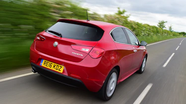 Alfa Romeo Giulietta 2016 facelifted - rear tracking