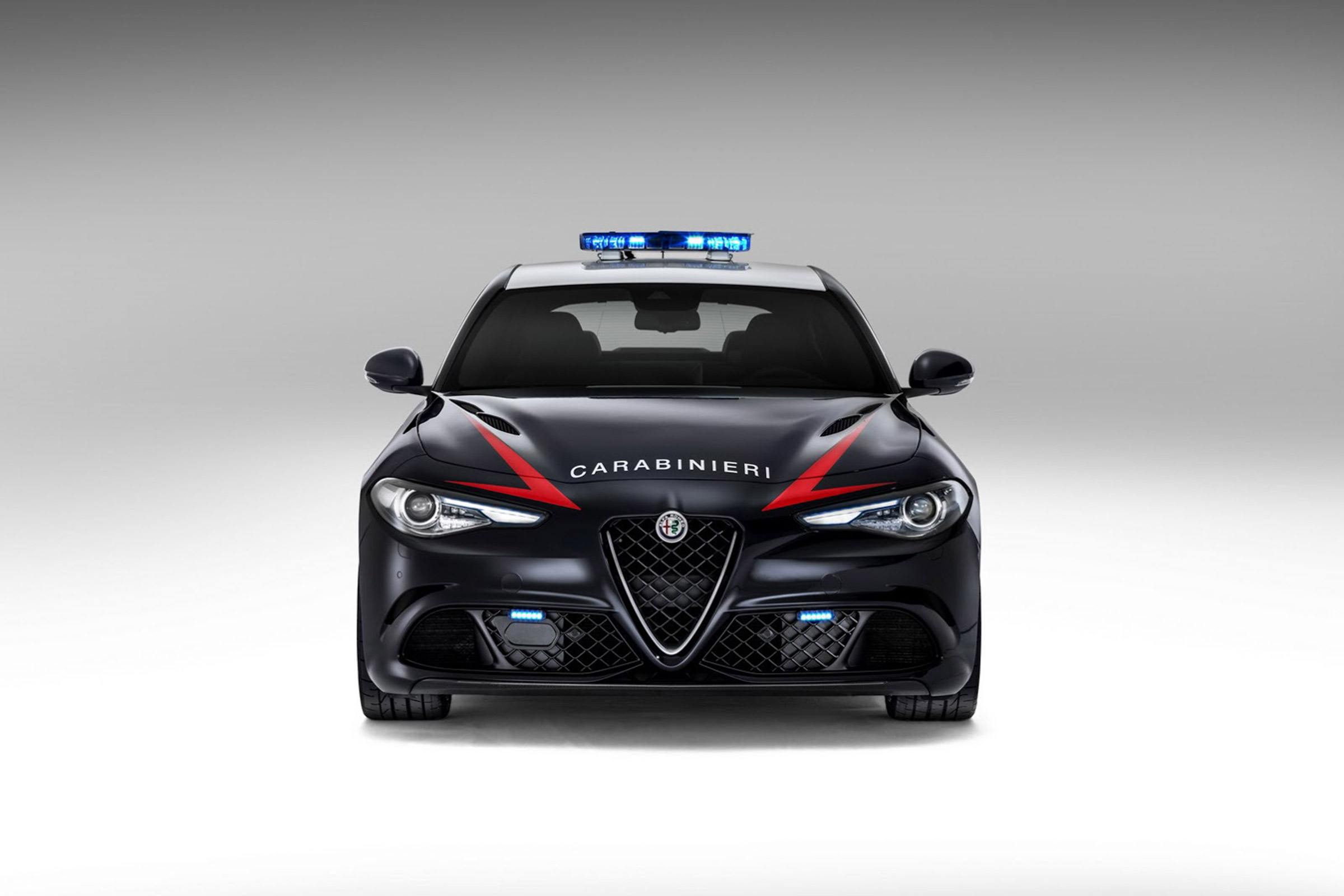 Alfa Romeo Giulia - Police car front
