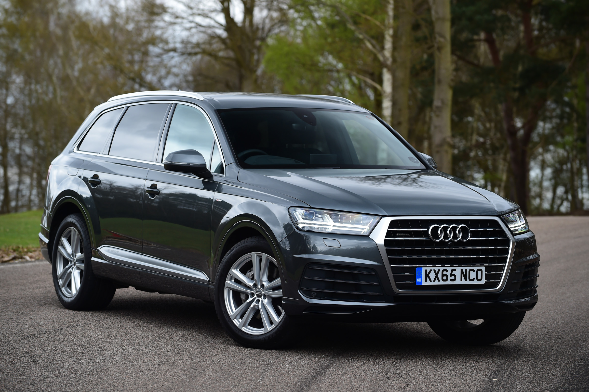 Audi Q7 2016 - front quarter