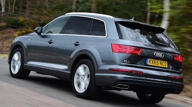 Audi Q7 2016 - rear tracking