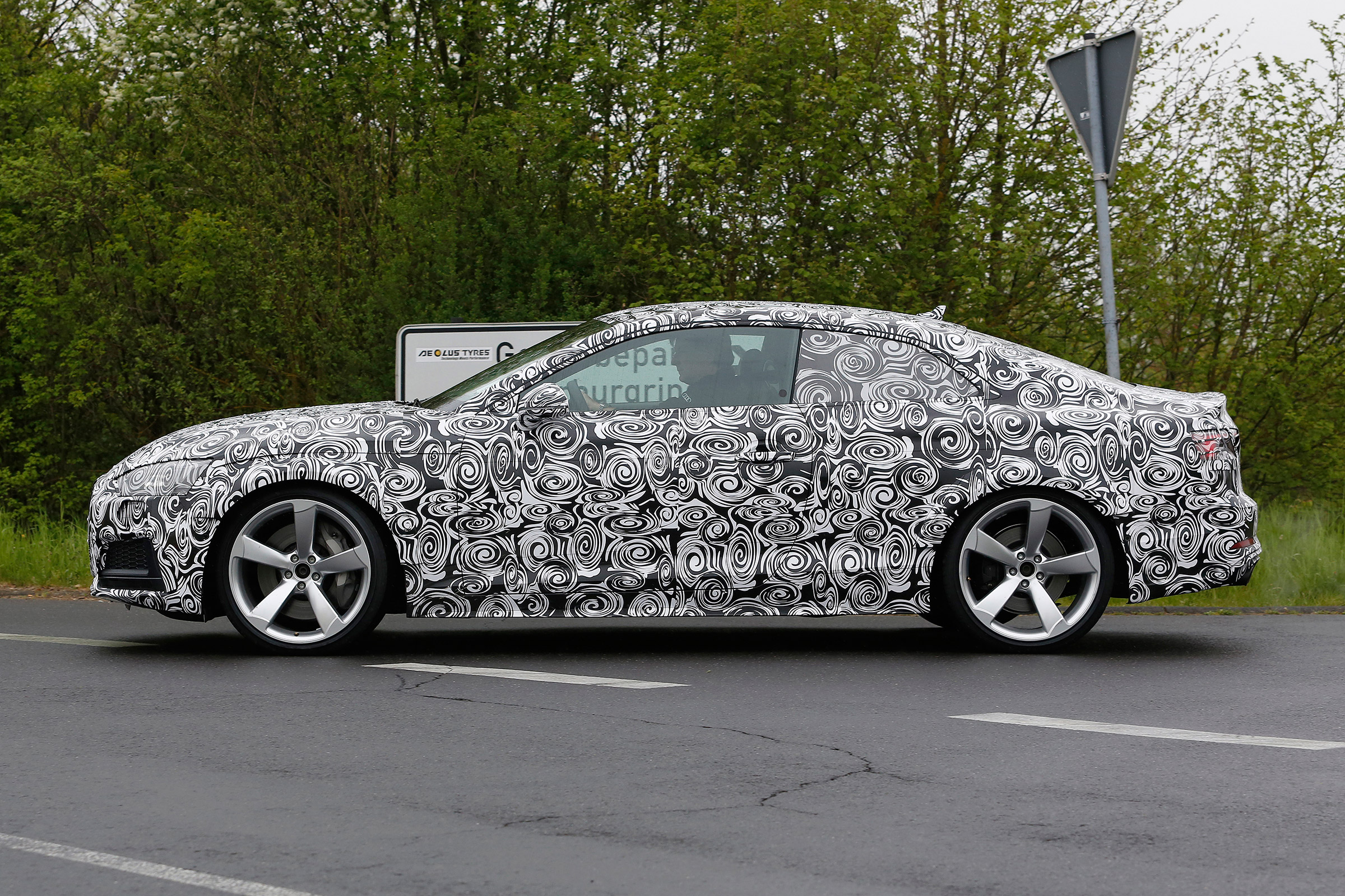 New Audi RS5 spied - full side