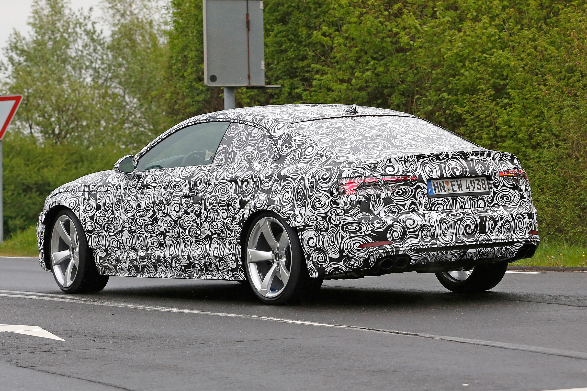 New Audi RS5 spied - side/rear