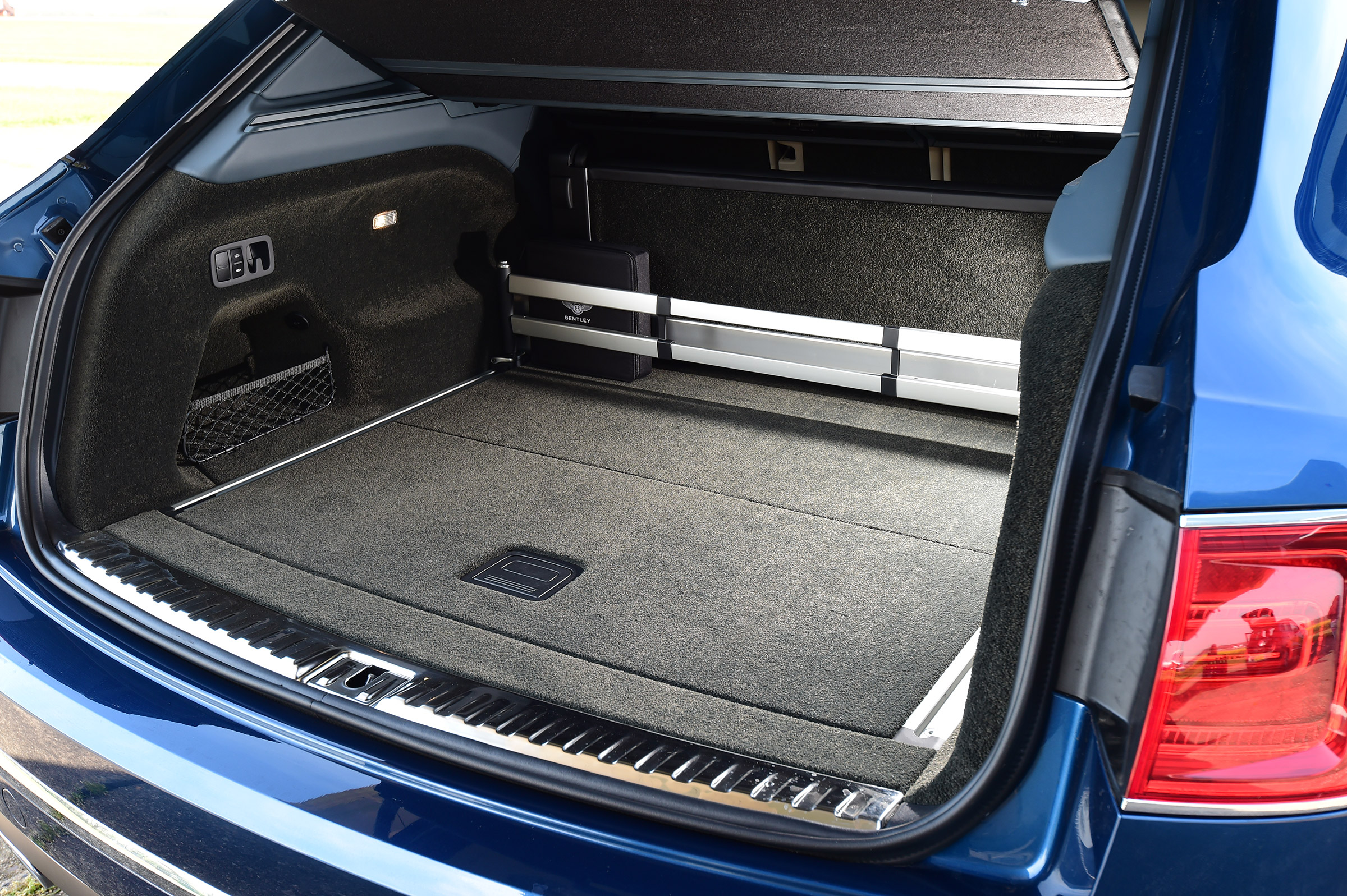 Bentley Bentayga - boot
