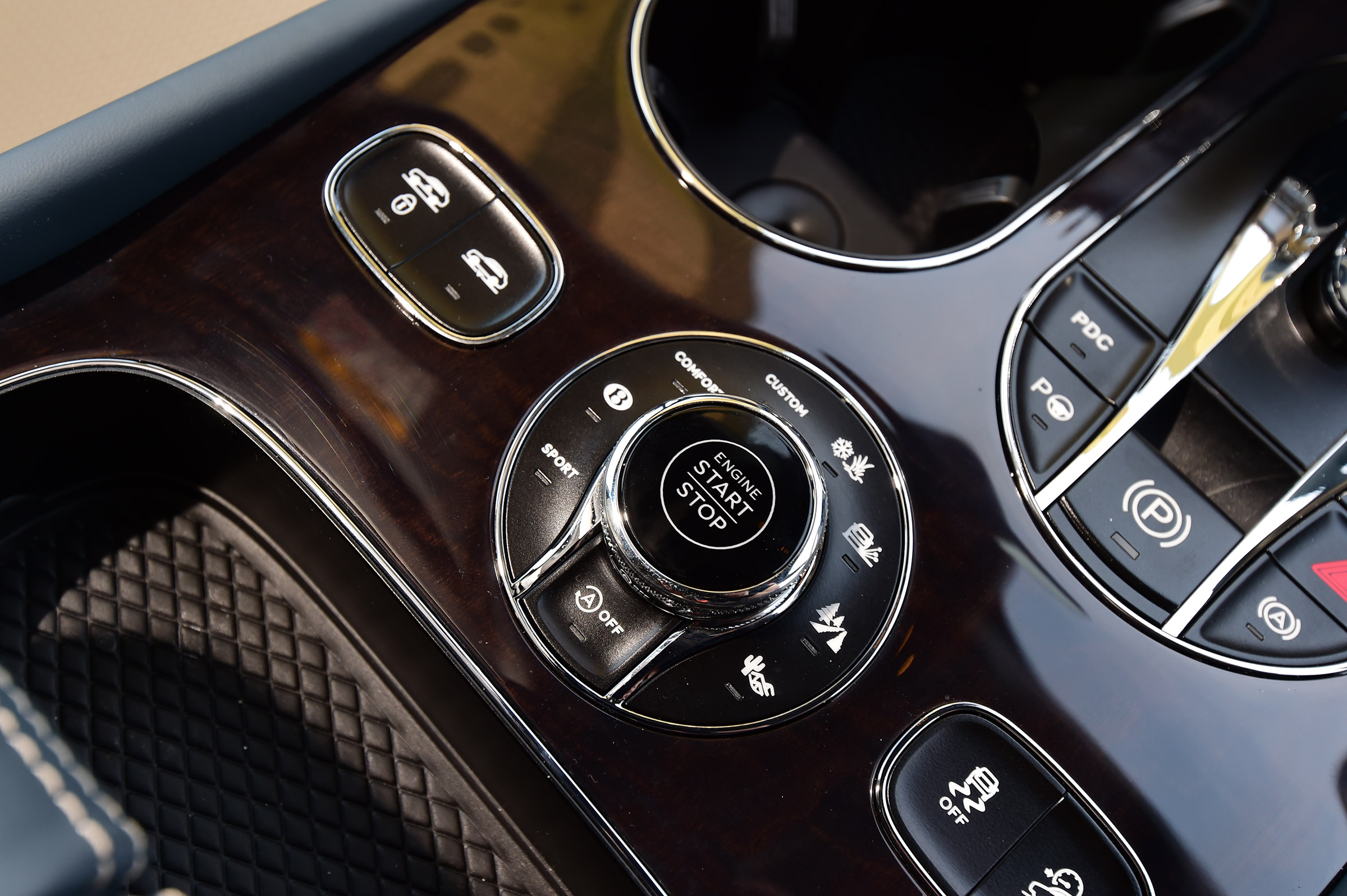 Bentley Bentayga - start/stop button