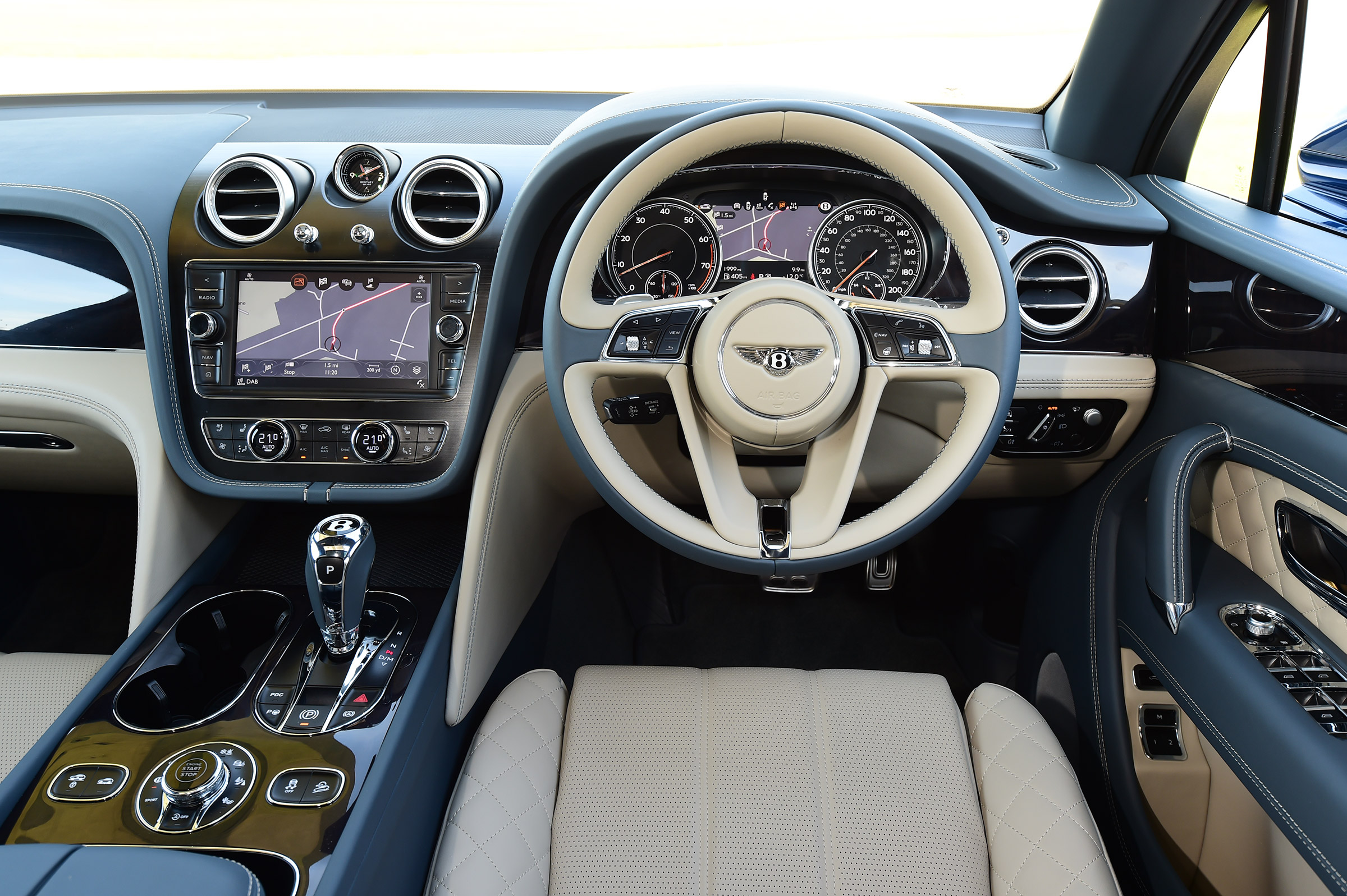 Bentley Bentayga - dash