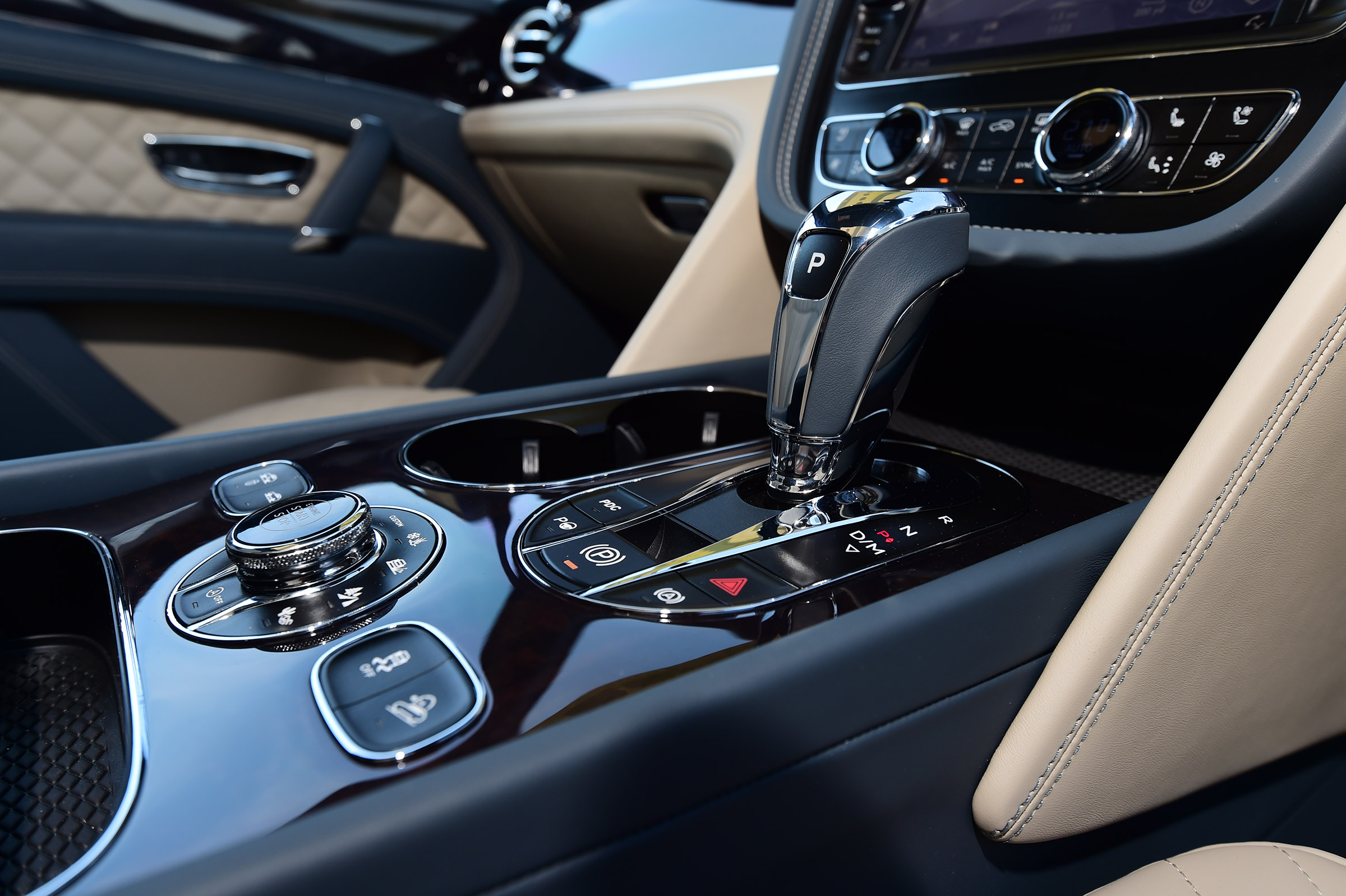 Bentley Bentayga - centre console