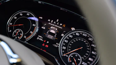 Bentley Bentayga - dials