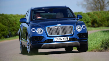 Bentley Bentayga - front cornering