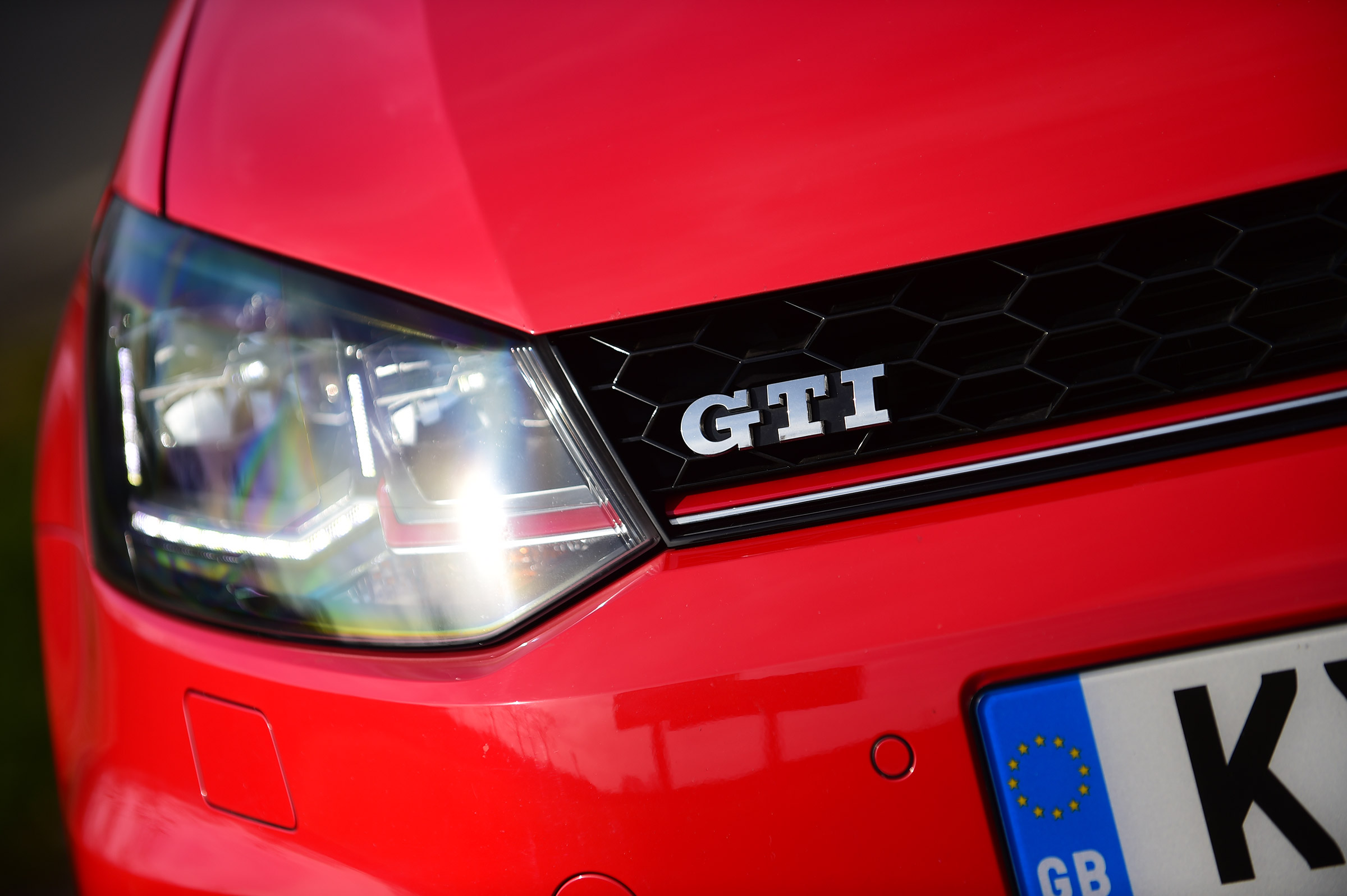 SEAT Ibiza Cupra vs VW Polo GTI - Polo badge