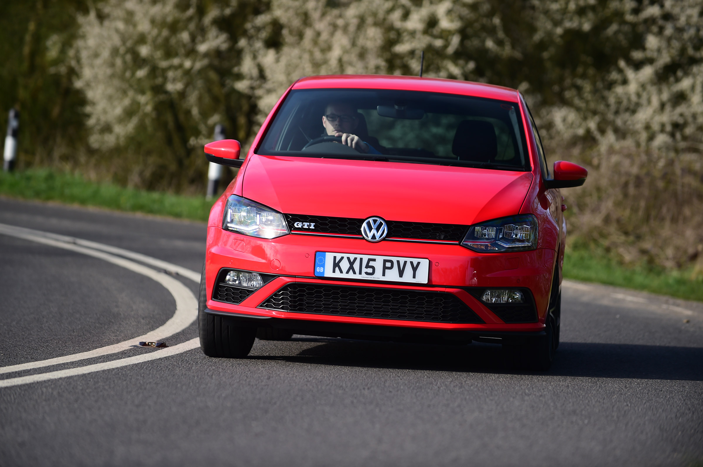 SEAT Ibiza Cupra vs VW Polo GTI - Polo front tracking