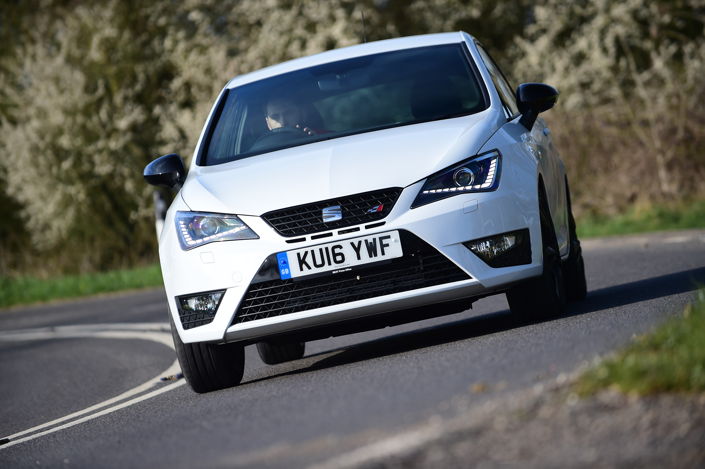SEAT Ibiza Cupra vs VW Polo GTI - Ibiza front tracking