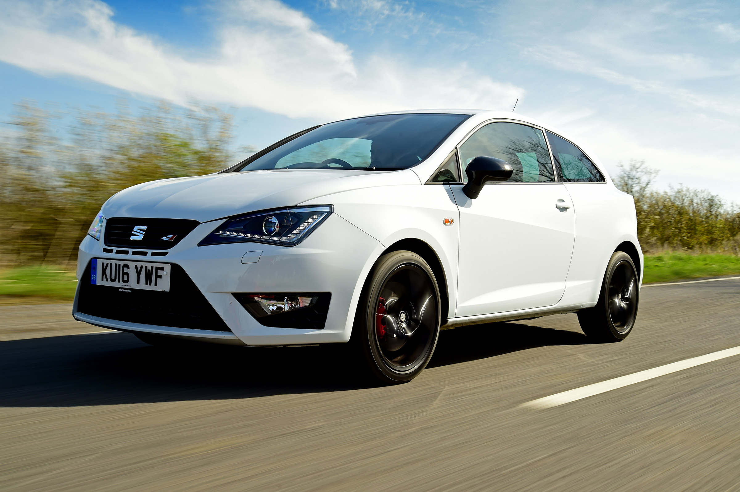 SEAT Ibiza Cupra vs VW Polo GTI - Ibiza front tracking