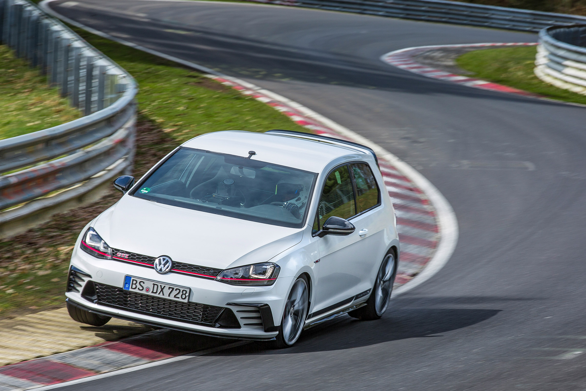 Volkswagen Golf GTI Clubsport S - Nurburgring
