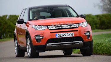 Land Rover Discovery Sport - front cornering
