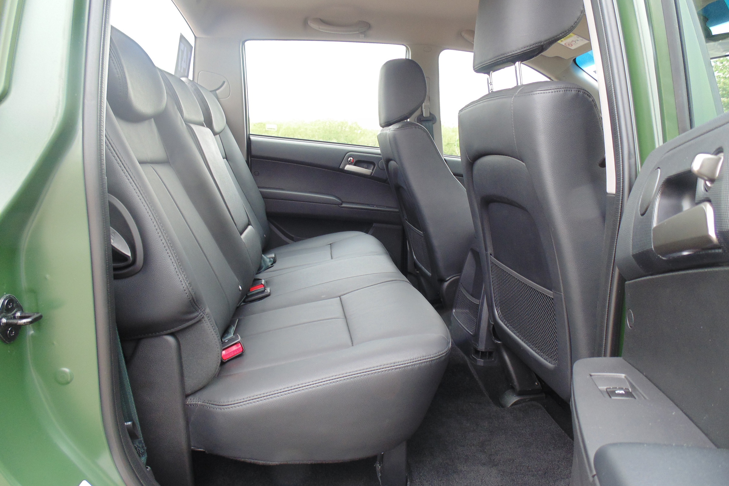 SsangYong Korando Sports DMZ - rear seats