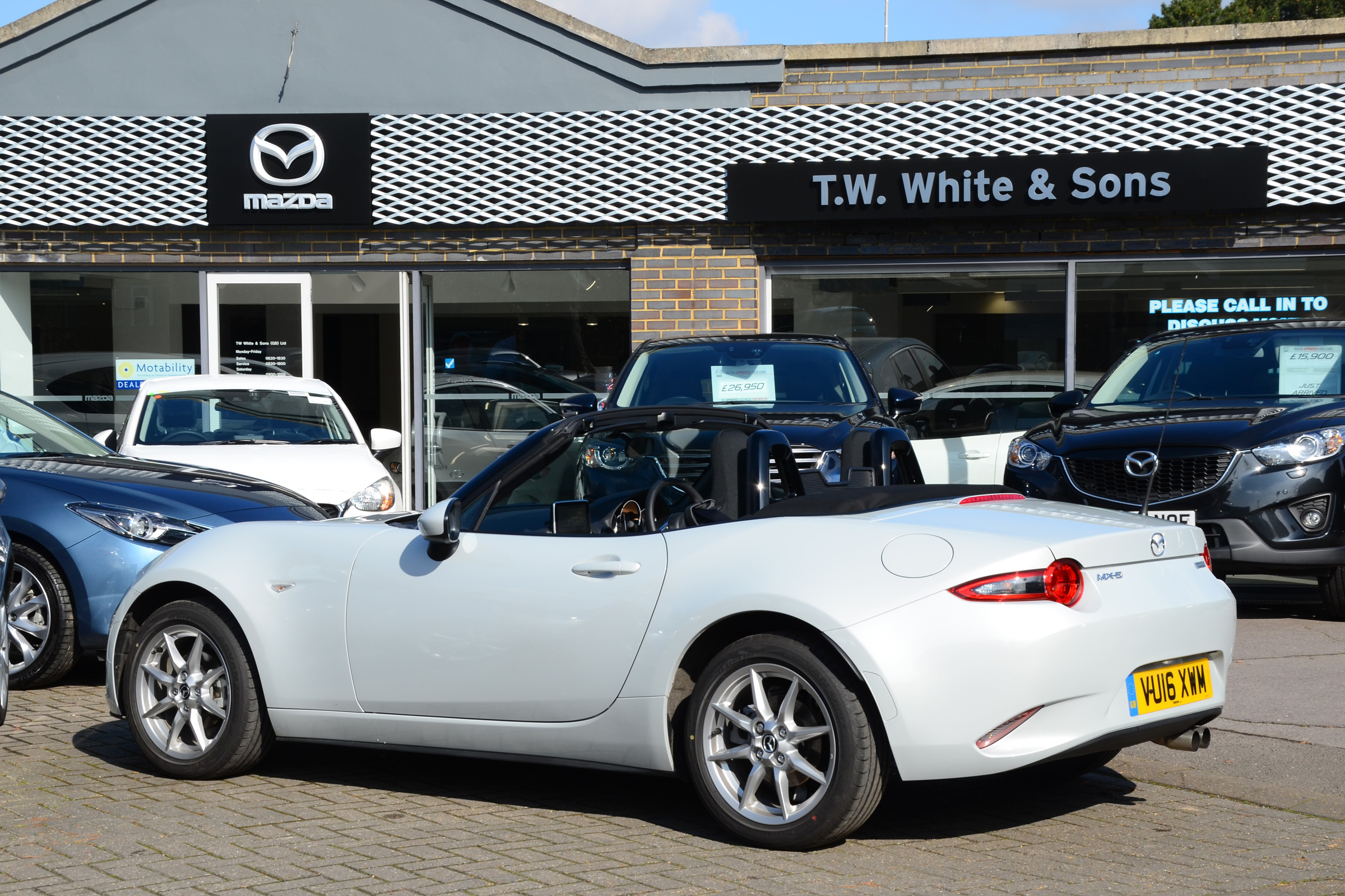Long-term test review Mazda MX-5 - rear quarter