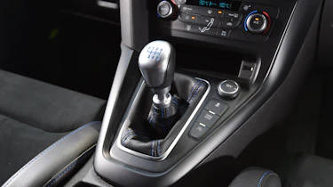 Ford Focus RS group - gearstick