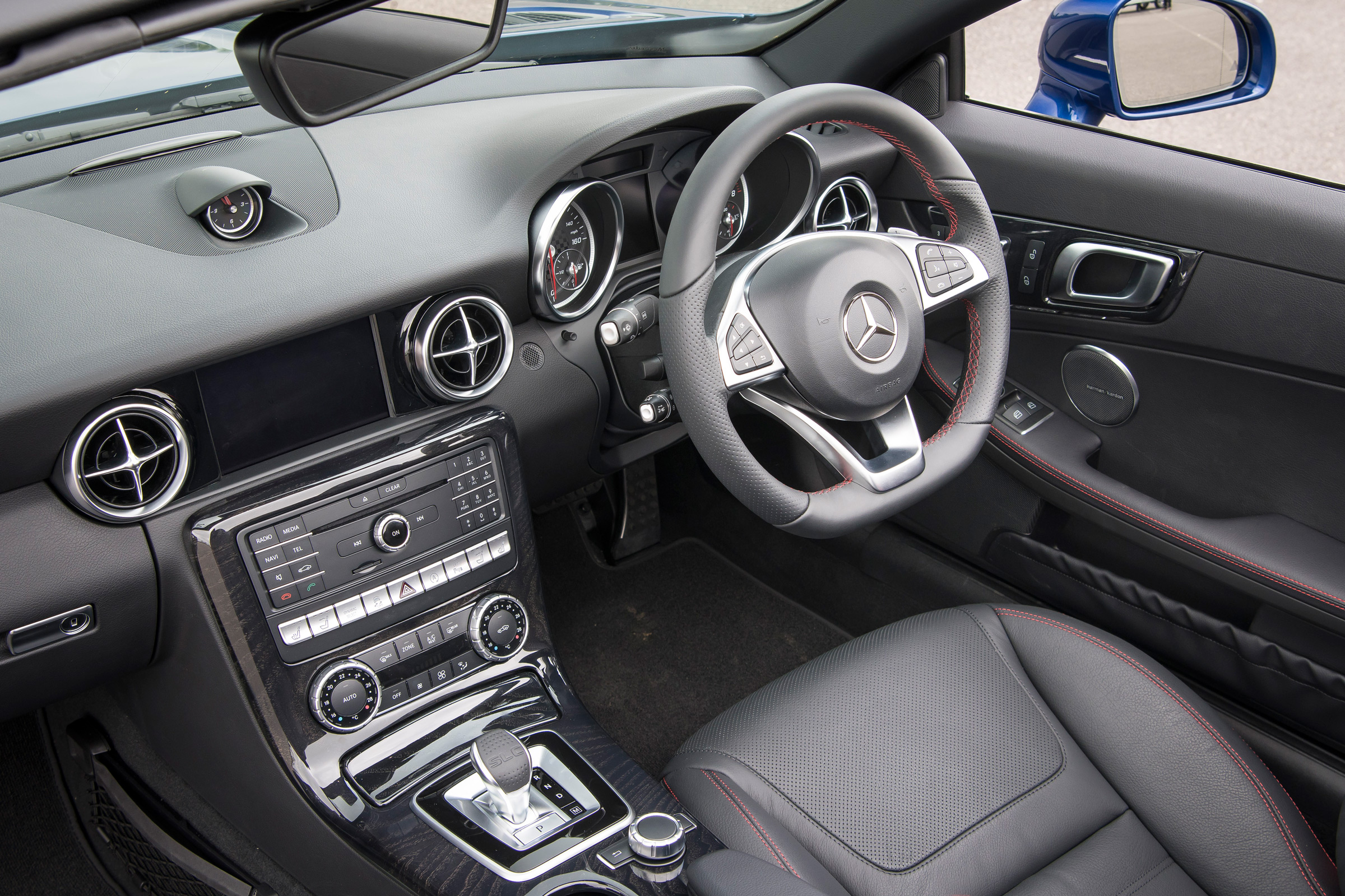 Mercedes SLC 300 2016 - interior 2
