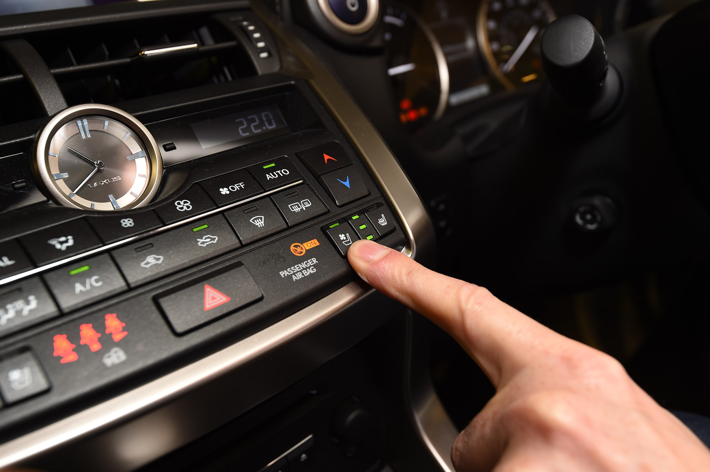 Lexus NX long-termer - buttons