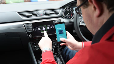 Skoda Superb long-term test - android auto on