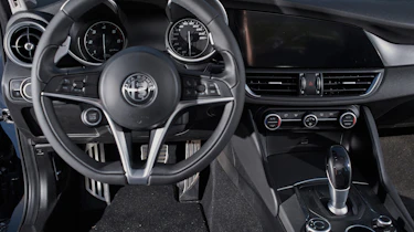 Alfa Romeo Giulia - interior