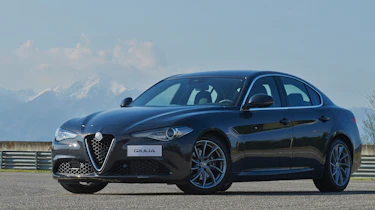 Alfa Romeo Giulia - front quarter 2