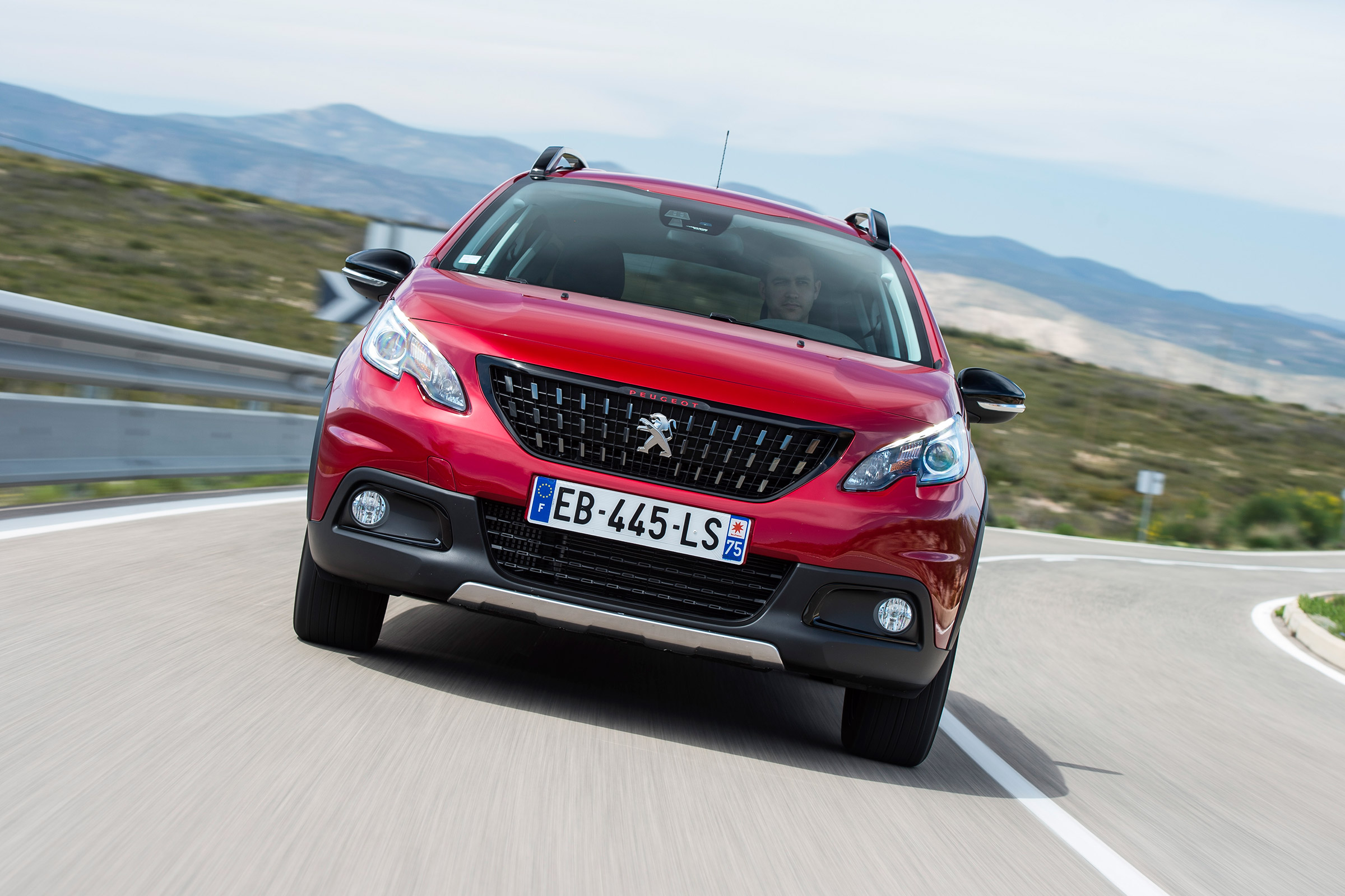 Peugeot 2008 - full front
