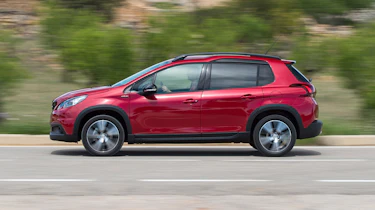 Peugeot 2008 - side