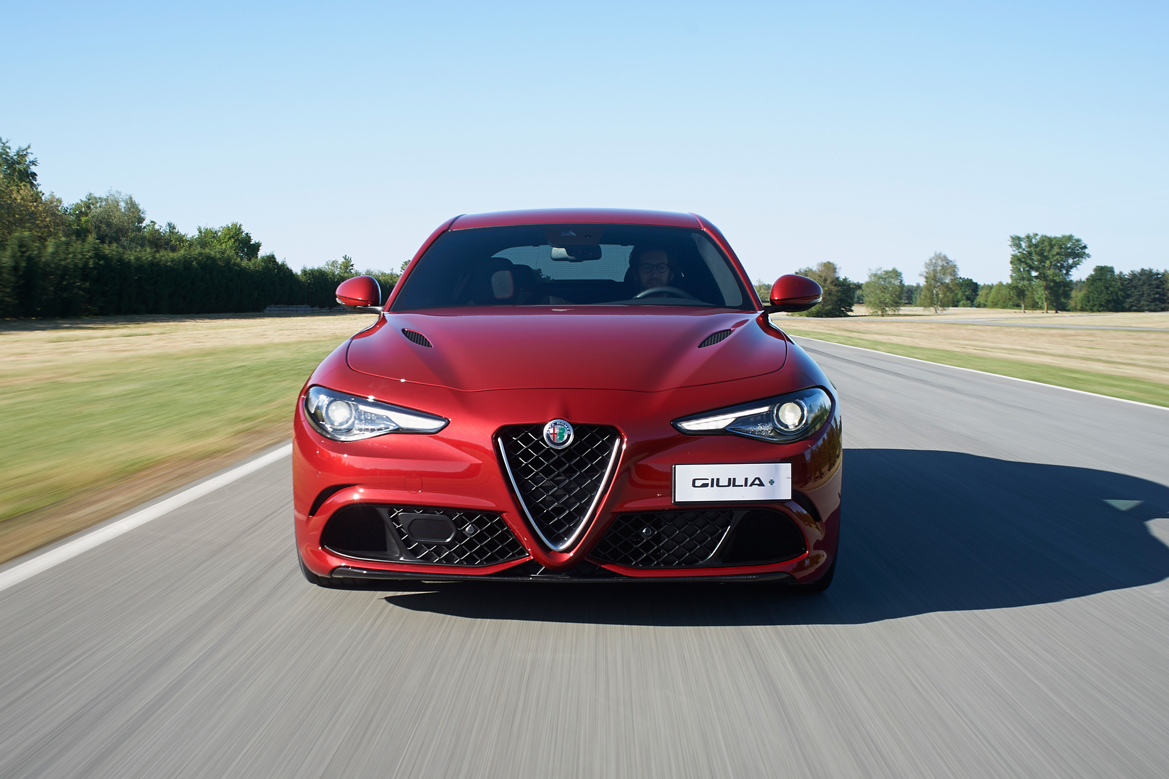Alfa Romeo Giulia Quadrifoglio Verde QV 2016 - front tracking 2