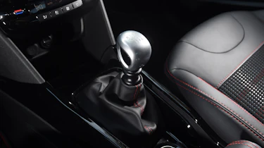 Peugeot 2008 - gear stick