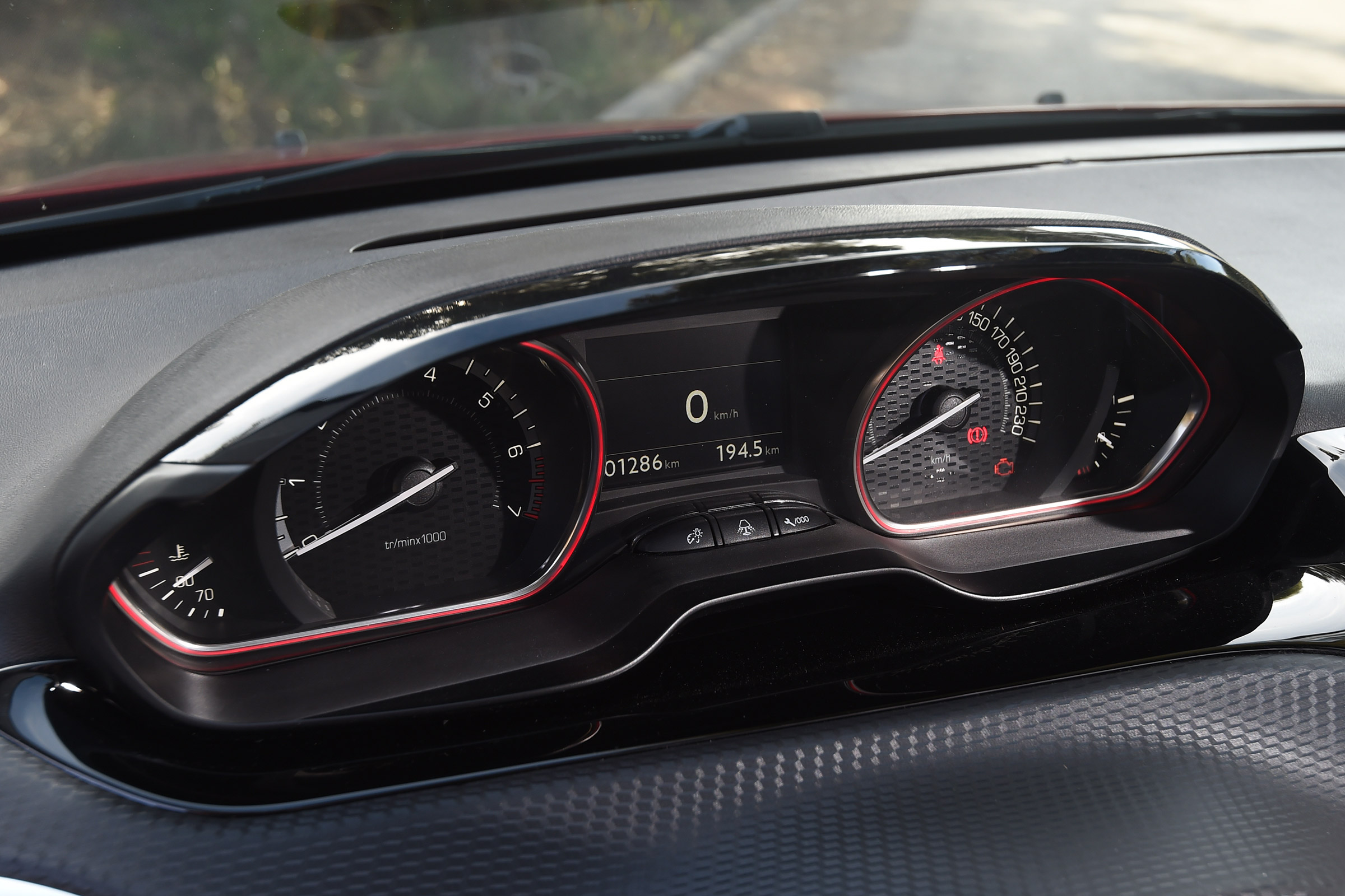 Peugeot 2008 - dials
