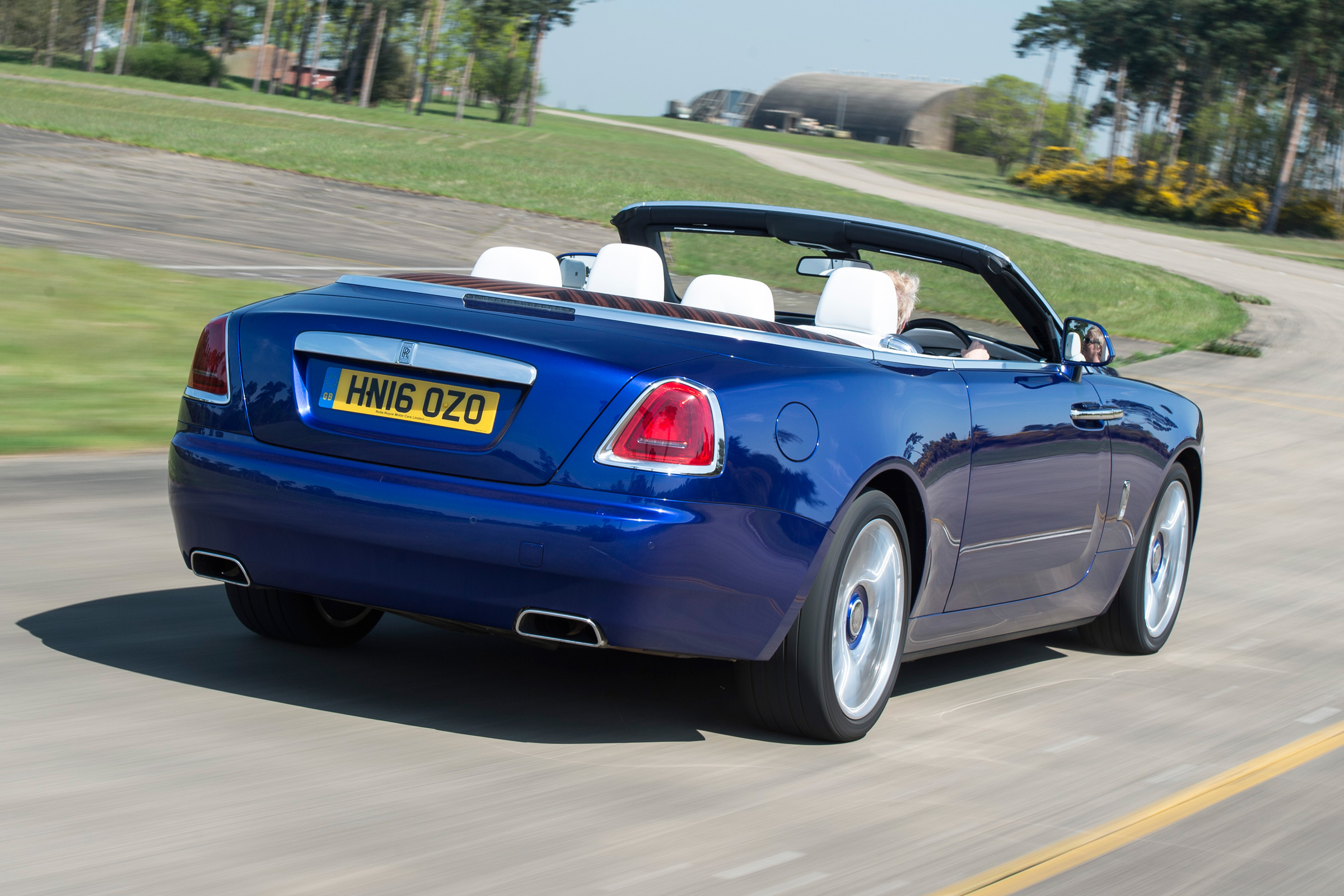 Rolls-Royce Dawn 2016 - rear tracking