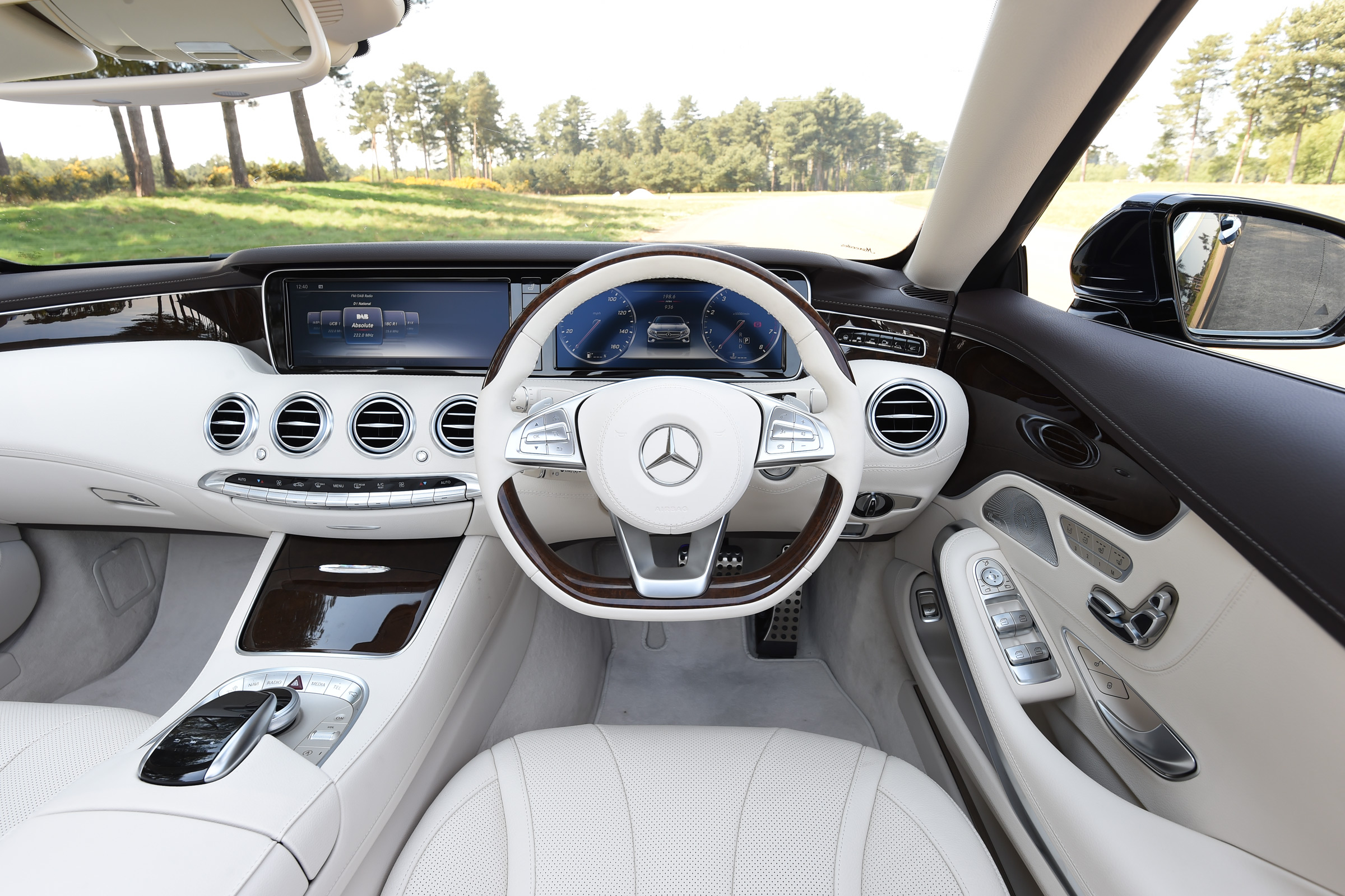 Mercedes S 500 Cabriolet 2016 - interior