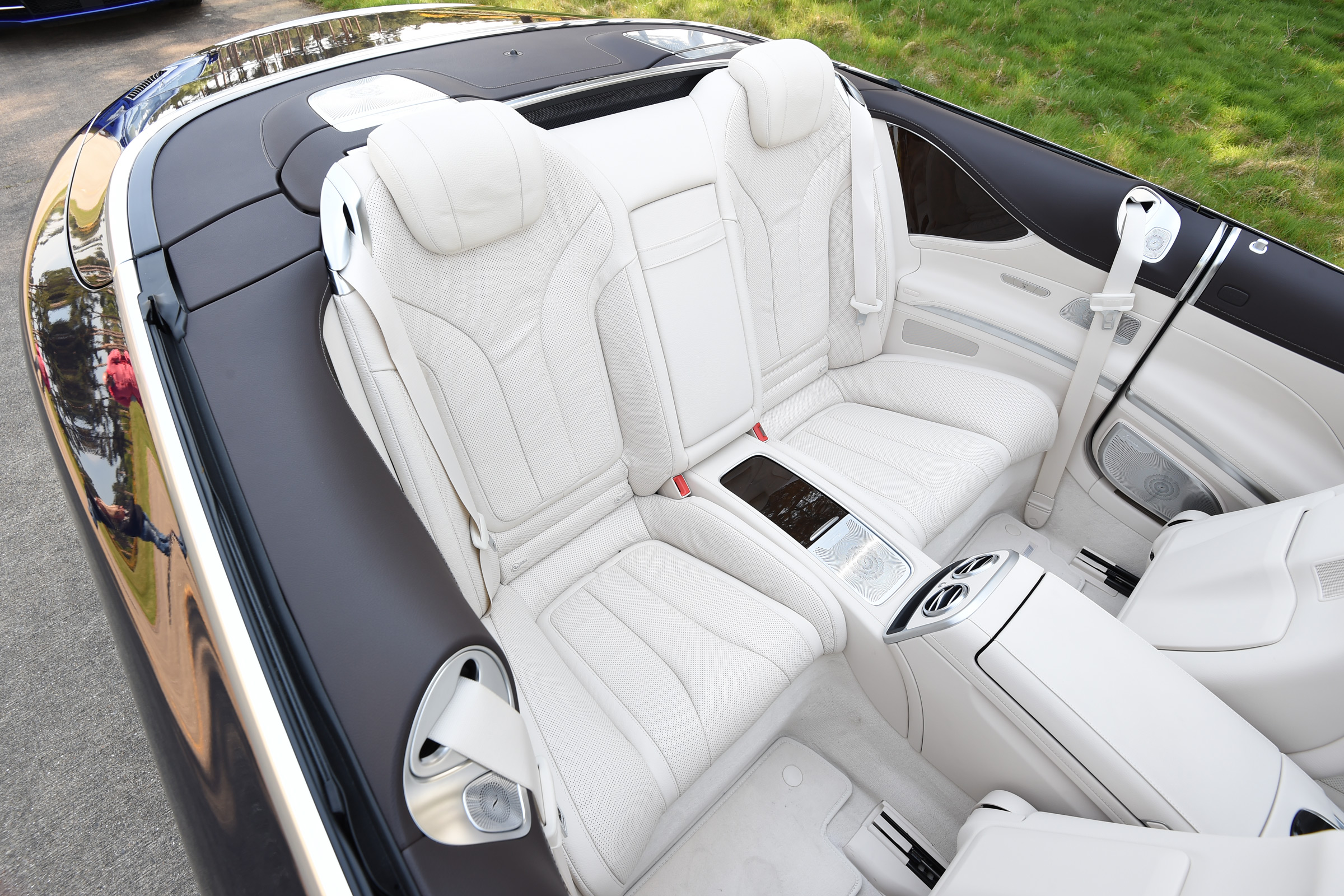 Mercedes S 500 Cabriolet 2016 - rear seats