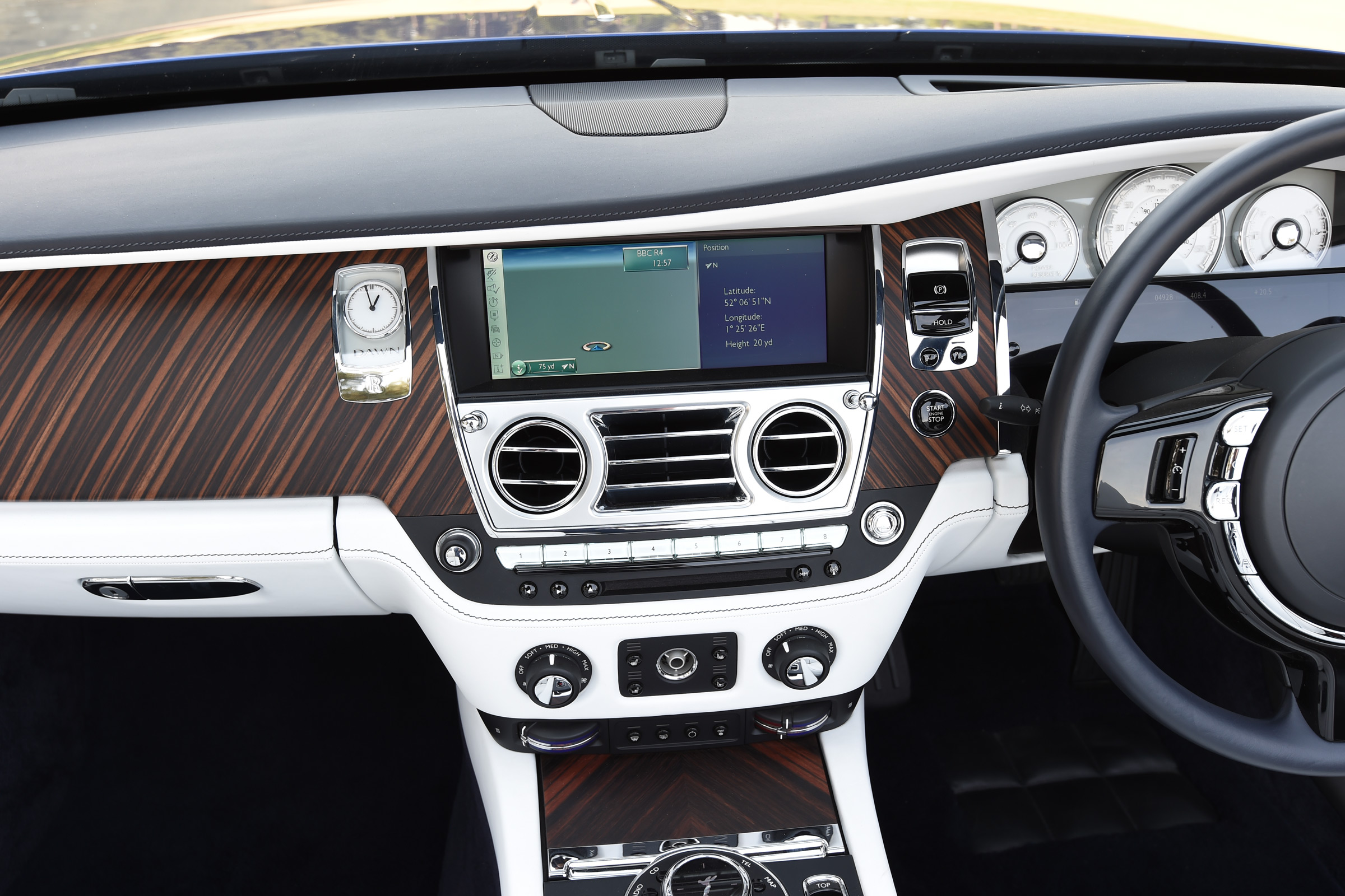 Rolls-Royce Dawn 2016 - dashboard