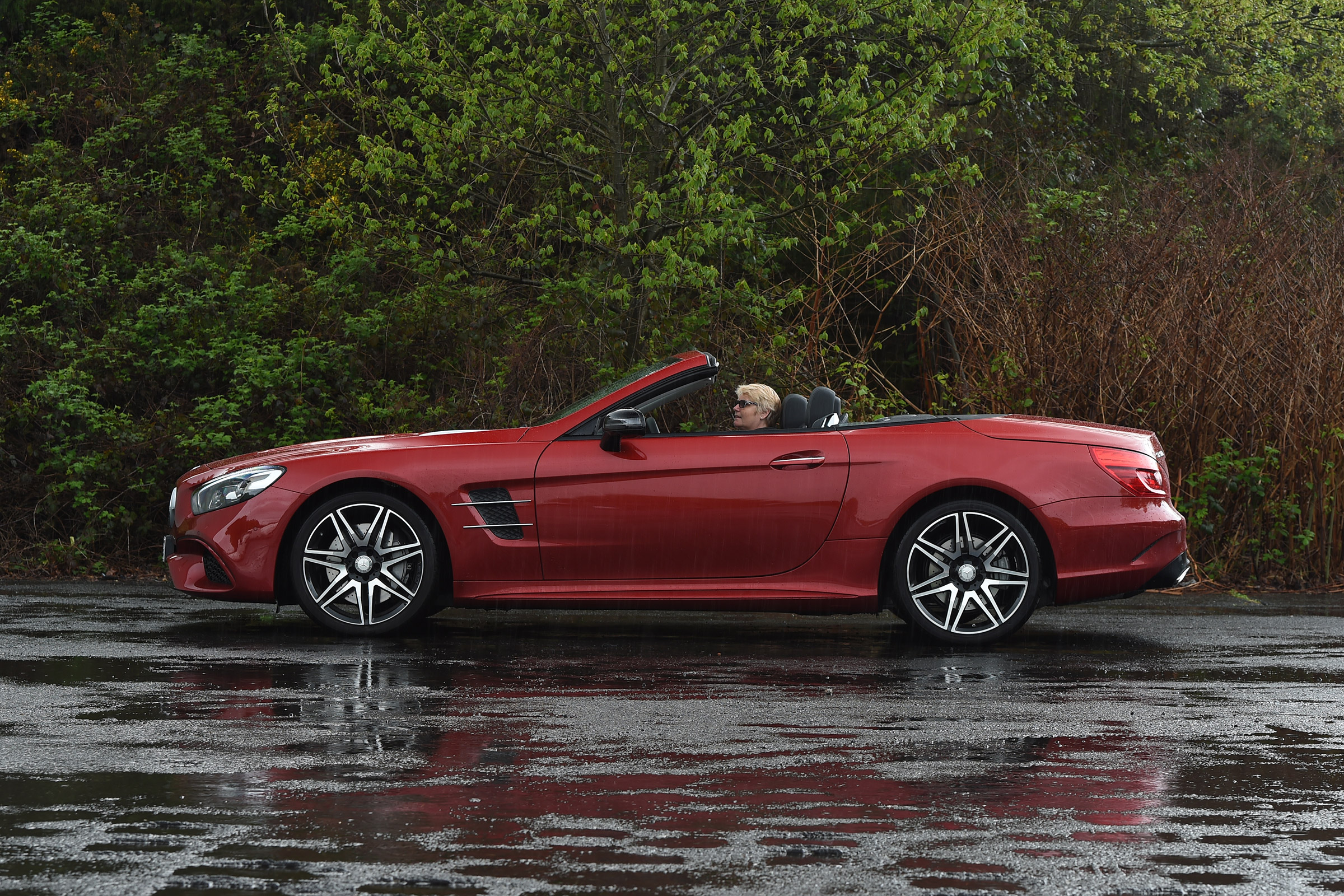 Mercedes SL 500 - roof closing