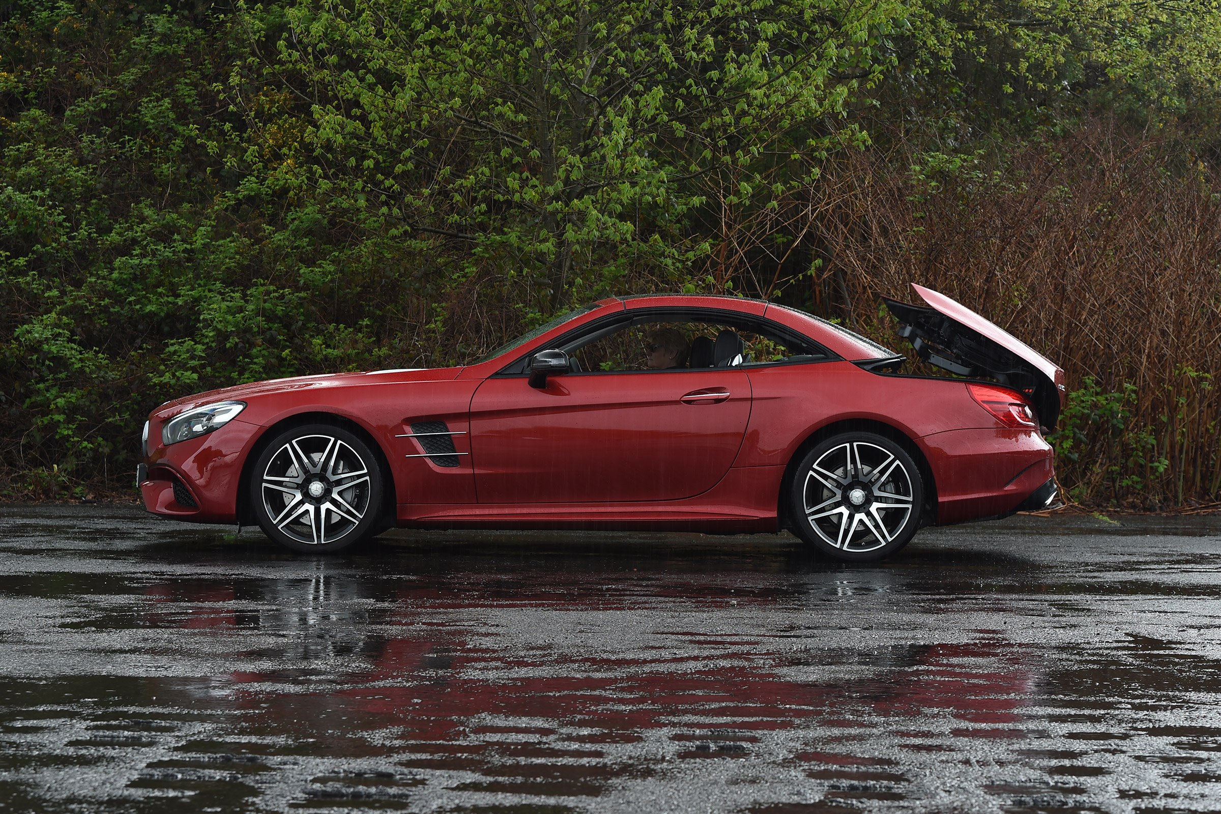 Mercedes SL 500 - roof closing 4