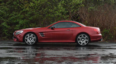 Mercedes SL 500 - roof closed