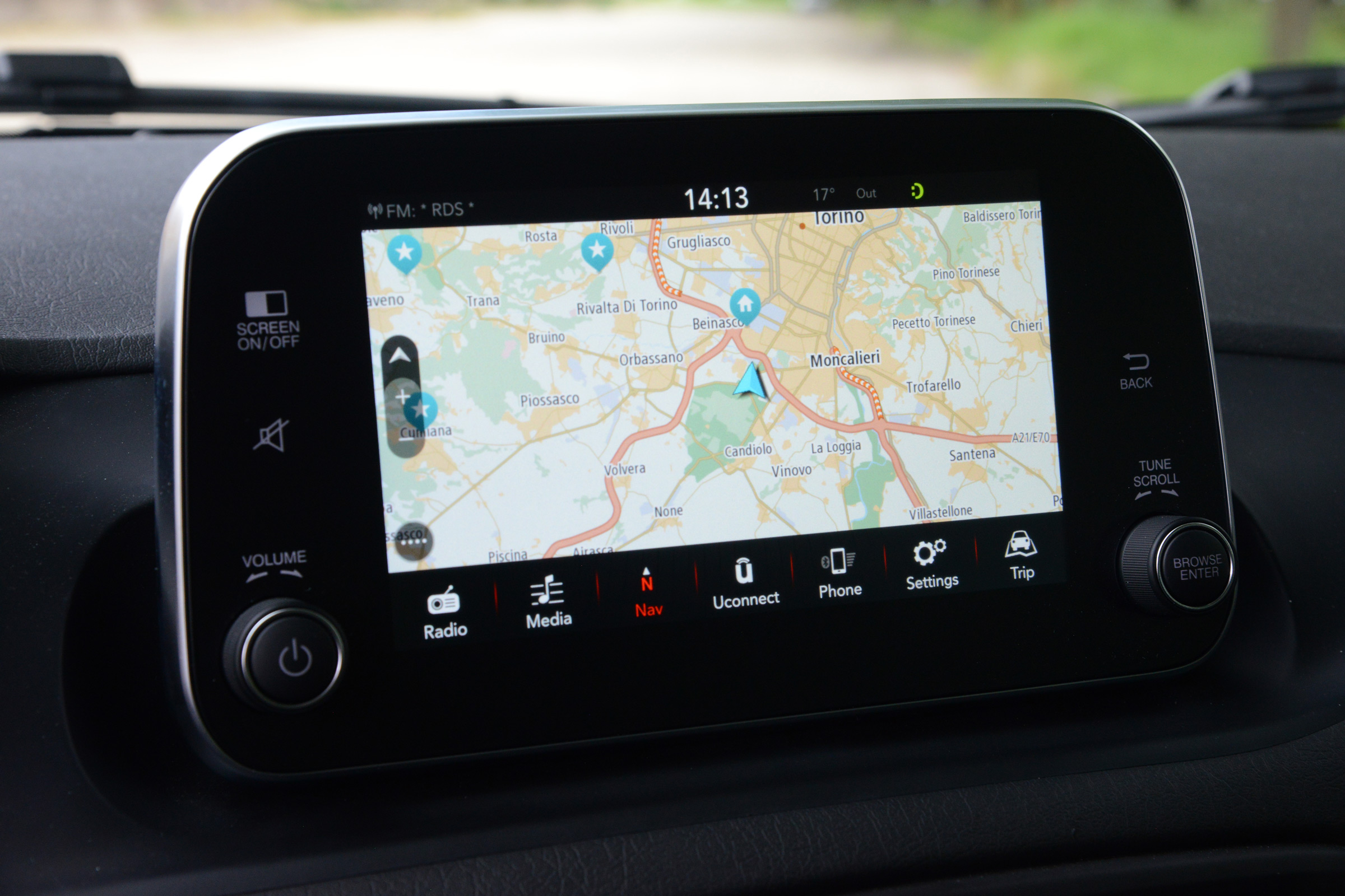 Fiat Tipo hatch 2016 - infotainment